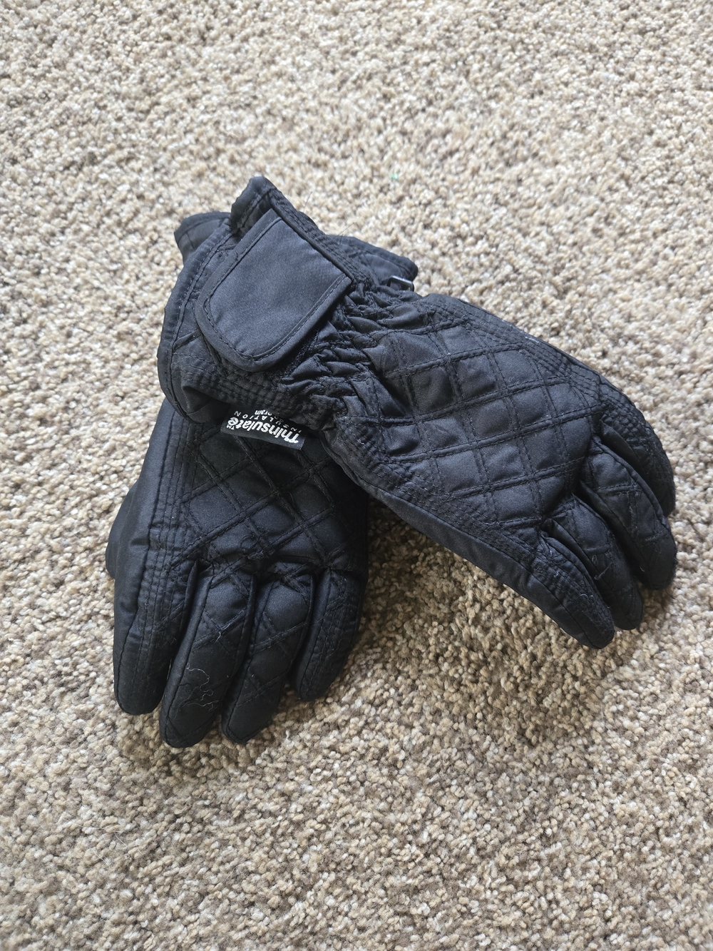 3M Thinsulate Black Quilted Insulated Snow Gloves